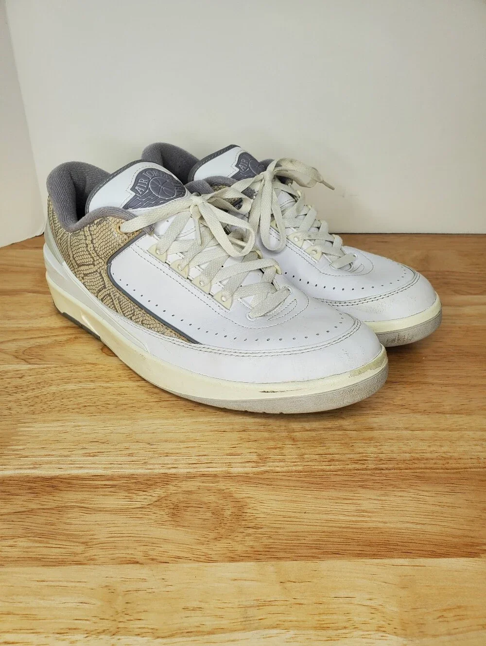 Air Jordan 2 Retro Low Python Shoes Mens Size 11 White Leather Sneakers